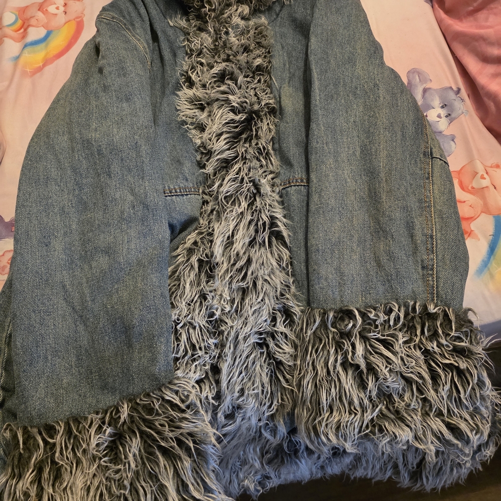 Cozy Denim Jacket with Faux Fur Trim